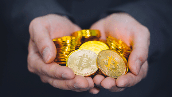 Una pequeña porción de bitcoin rescataría al dólar y gestionaría la deuda de EE. UU.