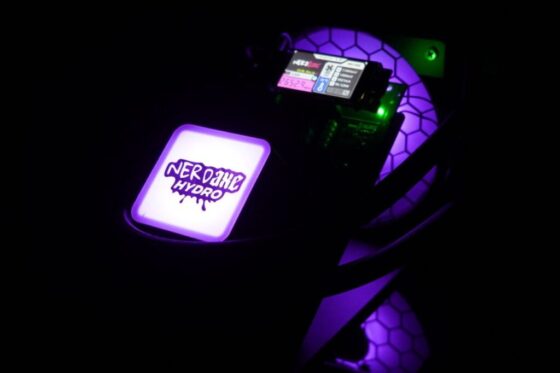 Un mini ASIC NerdQAxe++ mina un bloque de Bitcoin